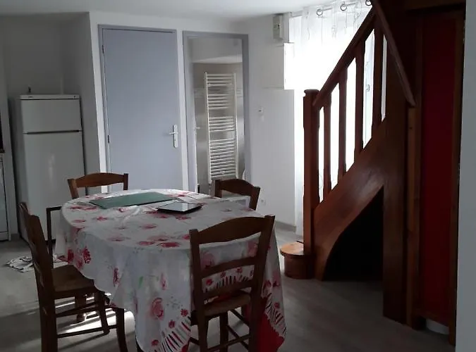 度假居 Le Jaya Saint-Georges-de-Luzençon