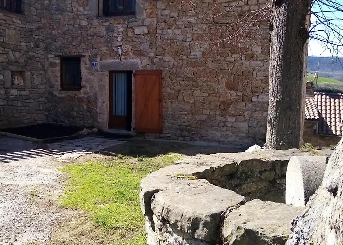 Le Jaya Saint-Georges-de-Luzençon